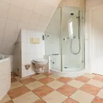 Haus Ostseenixe 05 *