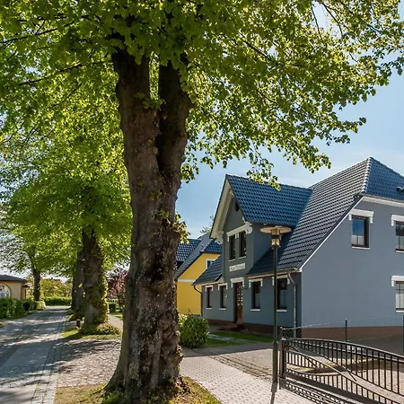 Haus Ostseenixe 05 *